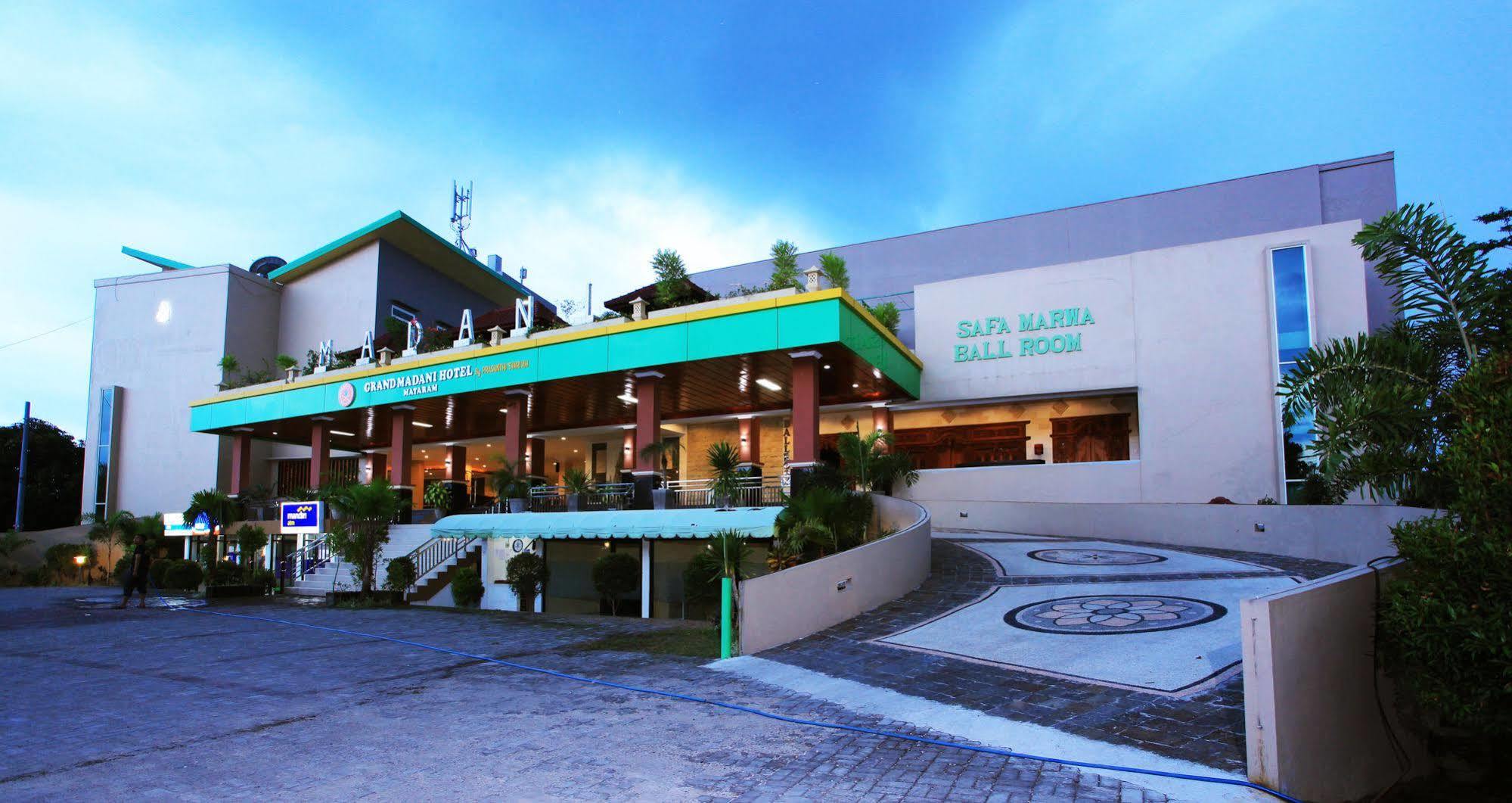 Grand Madani Hotel Mataram Zewnętrze zdjęcie