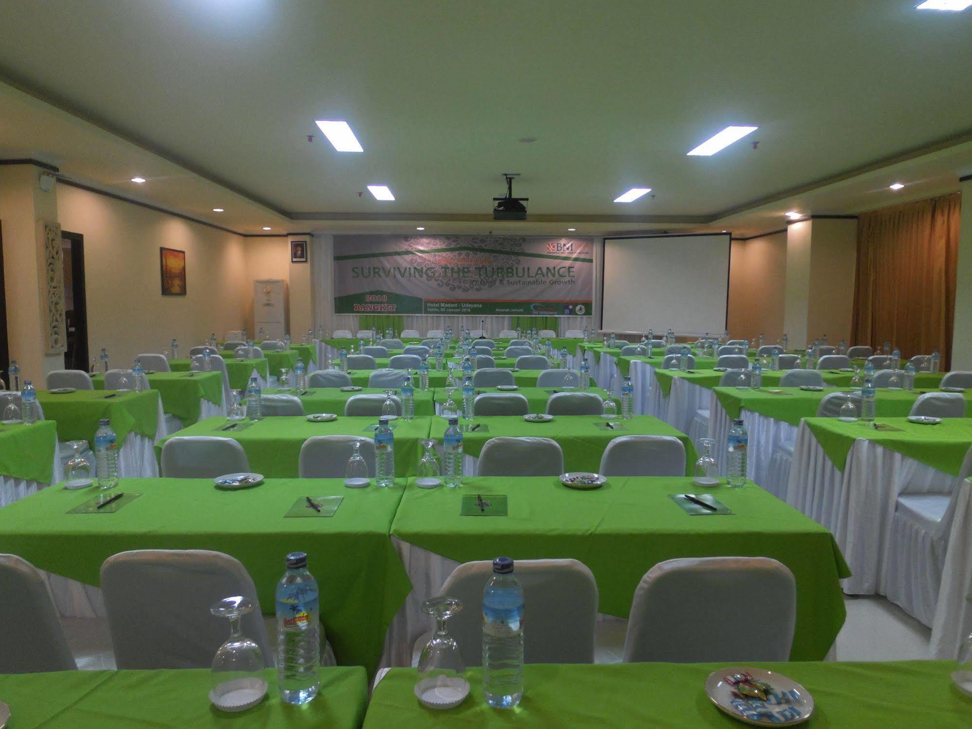 Grand Madani Hotel Mataram Zewnętrze zdjęcie