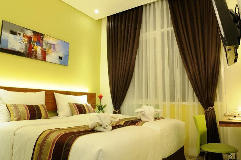 Grand Madani Hotel Mataram Zewnętrze zdjęcie