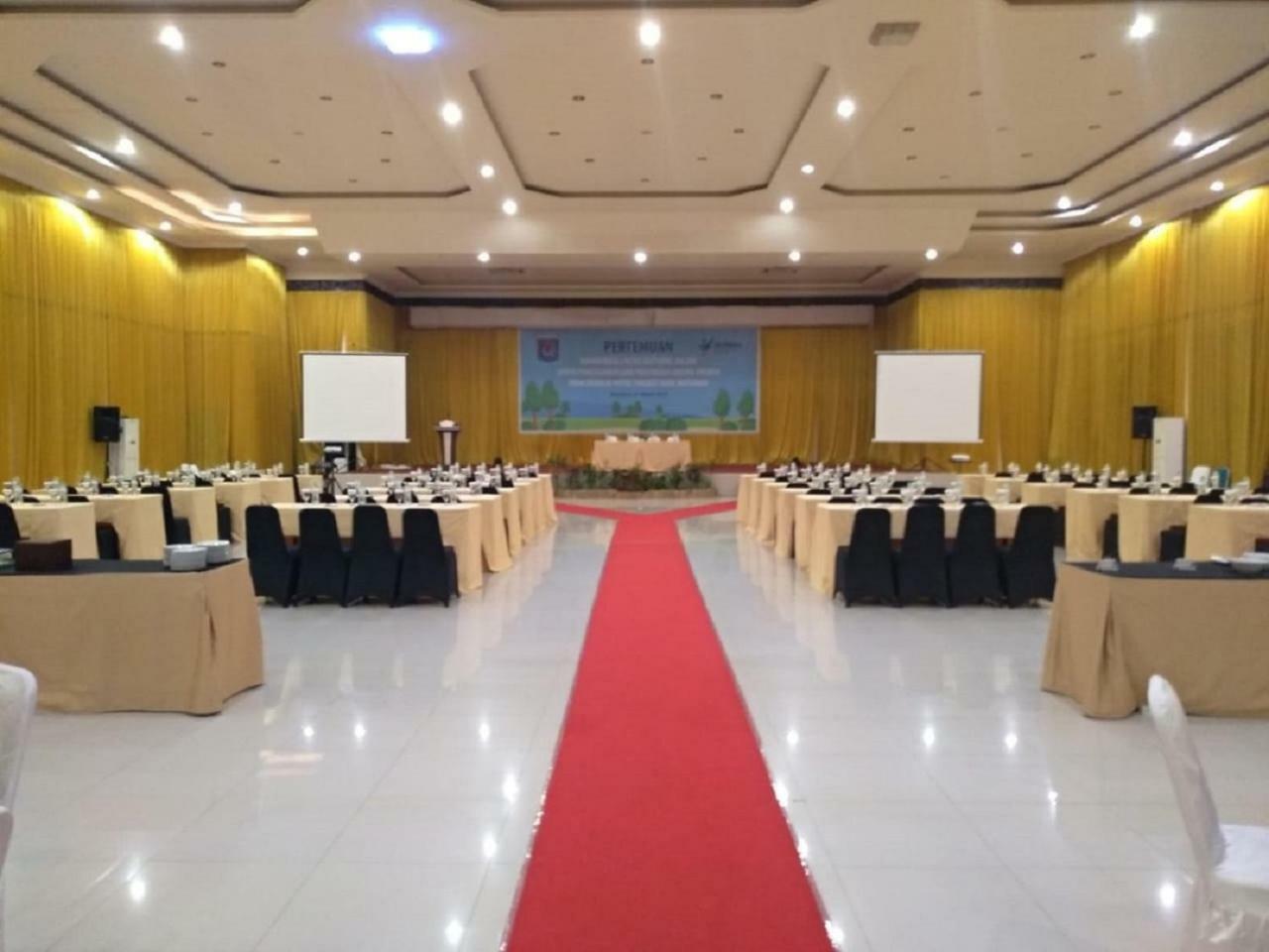 Grand Madani Hotel Mataram Zewnętrze zdjęcie